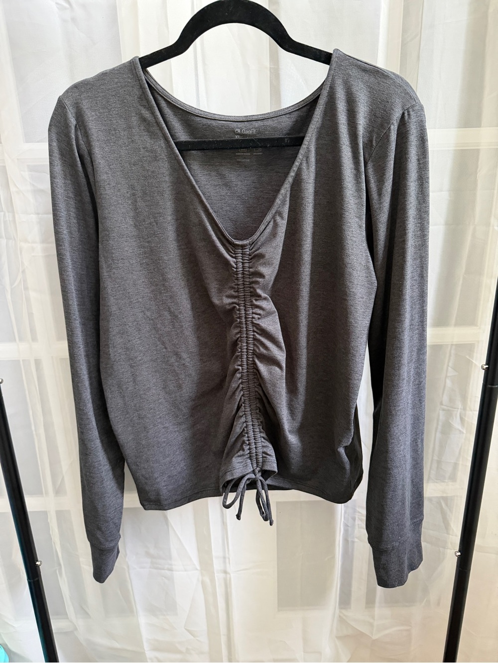 GAPFit Women's Gray Long-Sleeve Ruched Front Top